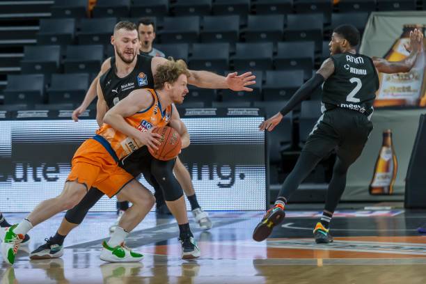 在他退役消 在他退役消