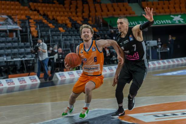 队效力是无 队效力是无